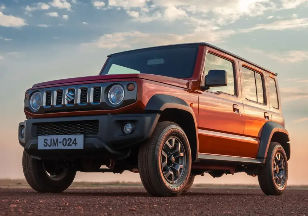 Suzuki Jimny, SUV compacto con control de tracción AllGrip ideal para aventuras off-road.